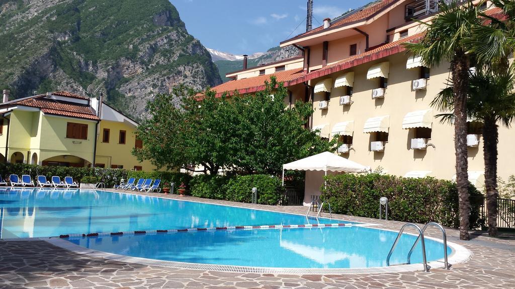 Hotel Del Camerlengo Fara San Martino Buitenkant foto