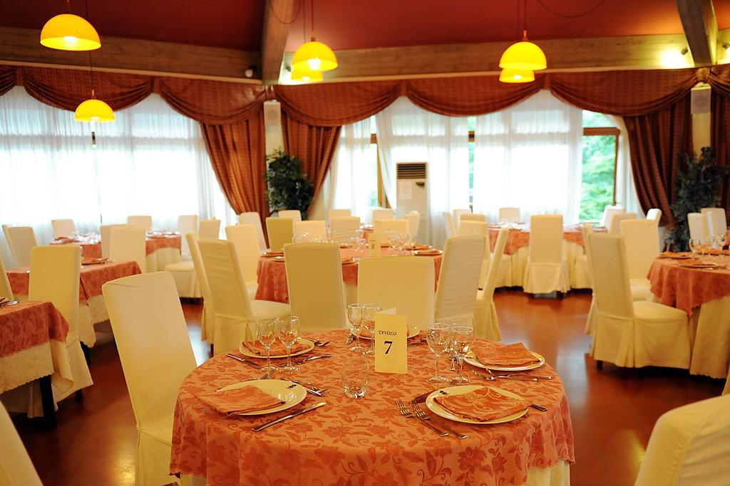 Hotel Del Camerlengo Fara San Martino Buitenkant foto