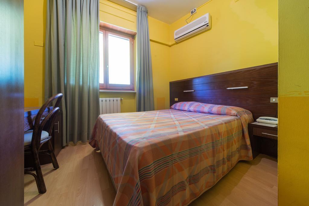 Hotel Del Camerlengo Fara San Martino Kamer foto